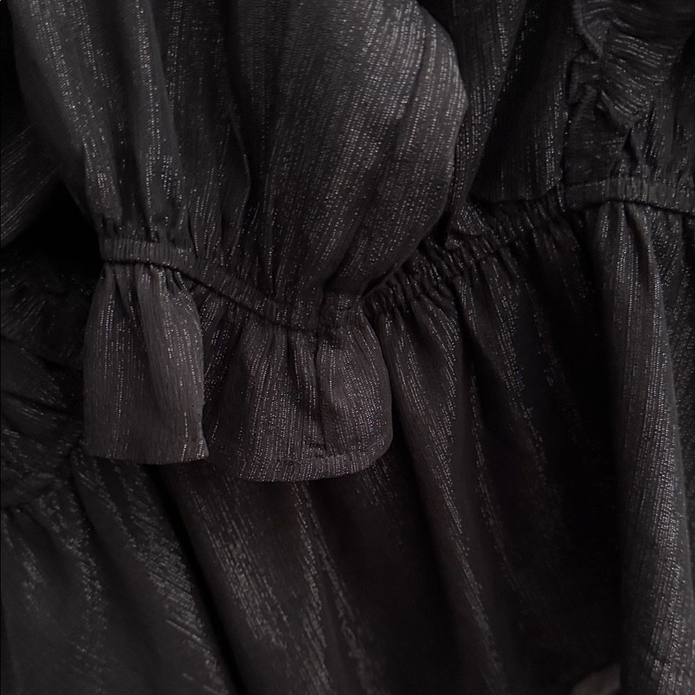 Chic Black Ruffled Blouse - Picture 4 of 6